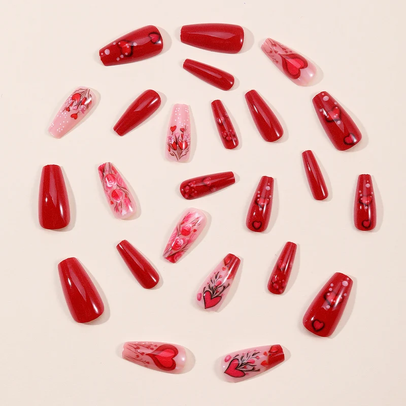 Romantische Blumenherz-Nagelkunstverlängerungen Karnz