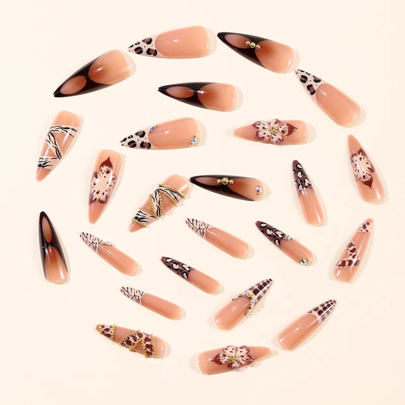 Luxuriöse Künstlerische Stiletto Nagelkunst Karnz