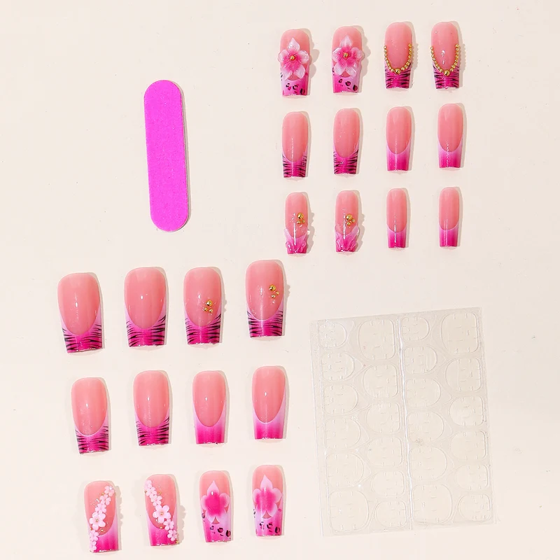 Blumengeschmückte Gel-Nagelkunstverlängerungen Karnz