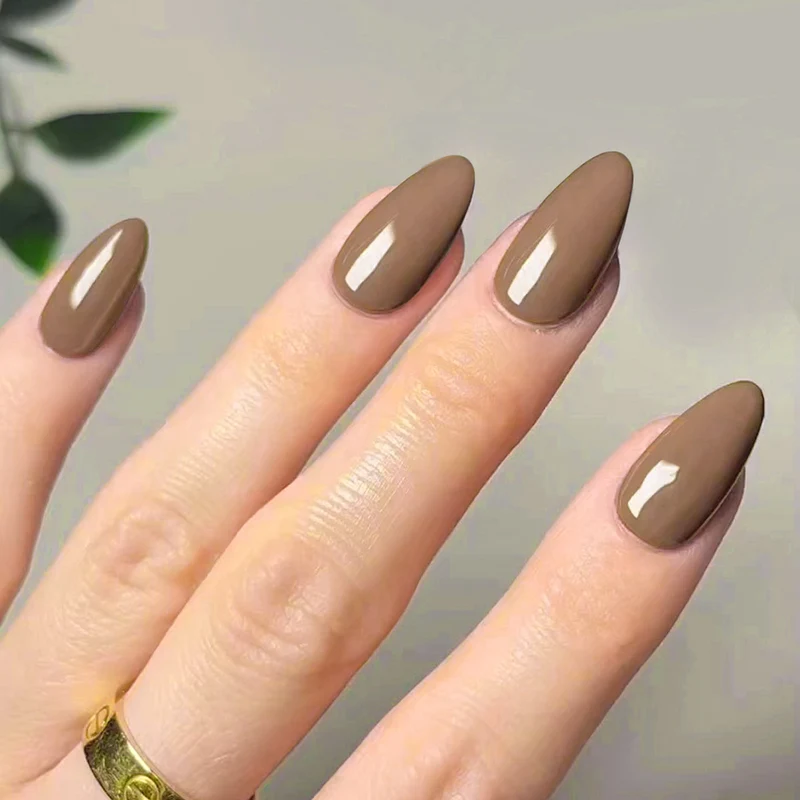 Artistic stiletto nails with elegant high-gloss finish Stornfield