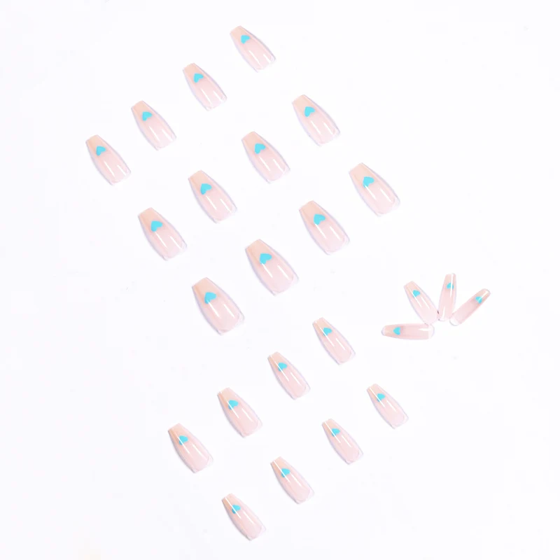 Artful nail art with heart motifs Stornfield