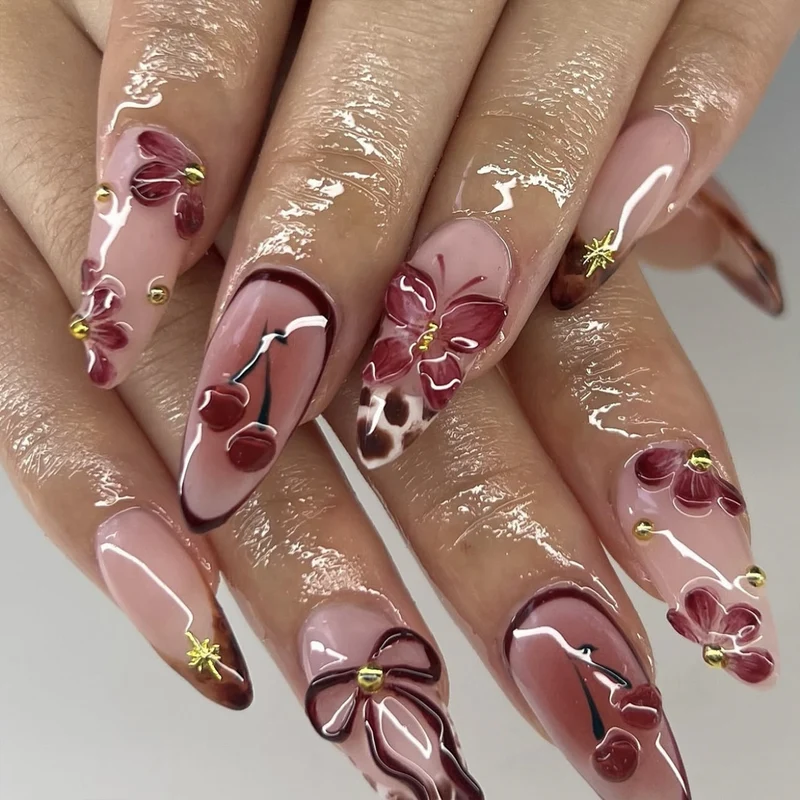 Artful nail art with floral accents Stornfield