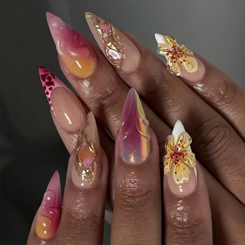 Artful nail art with floral accents Stornfield