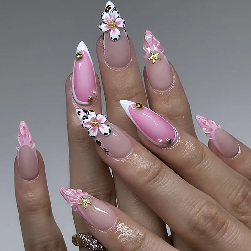 Artful nail art with floral accents Stornfield