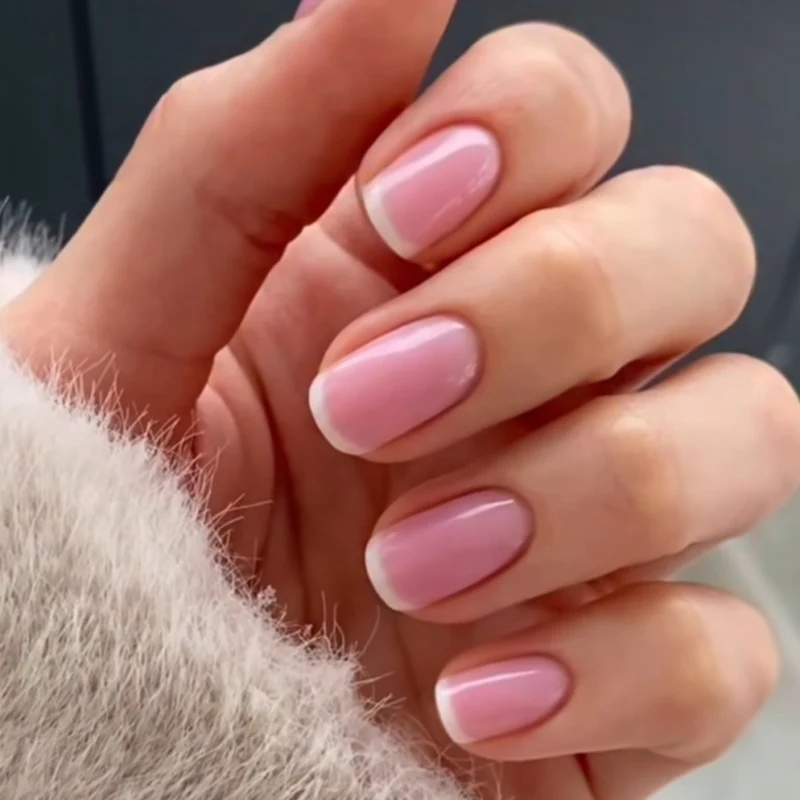 Artful nail decoration with French tips Stornfield