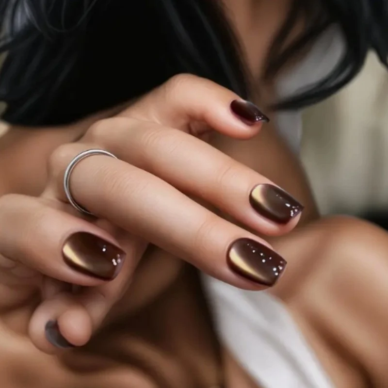 Premium Almond-Shaped Press-On Nails with Ombré Effect Stornfield
