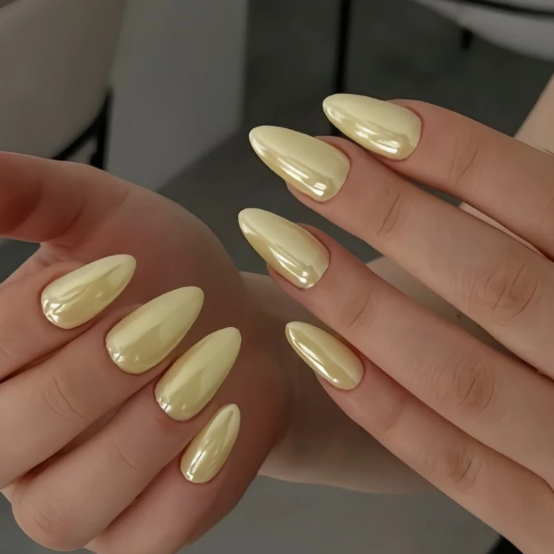 Glossy Faux Nail Set Stornfield