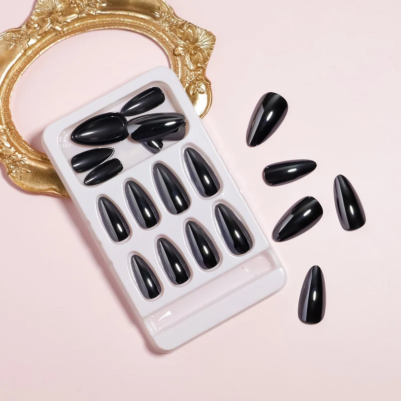 Glossy Faux Nail Set Stornfield