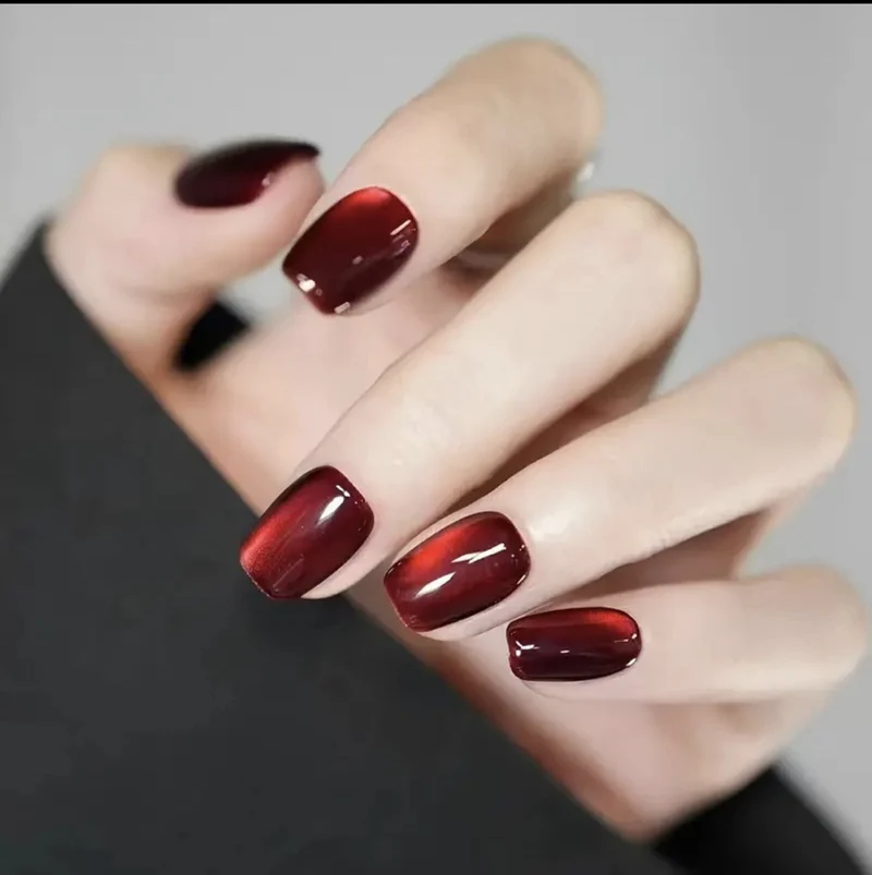 Glossy Emerald Press-On Nail Art Stornfield