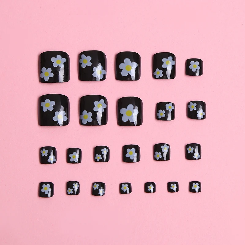 Floral Decorated Press-On Nail Set Stornfield