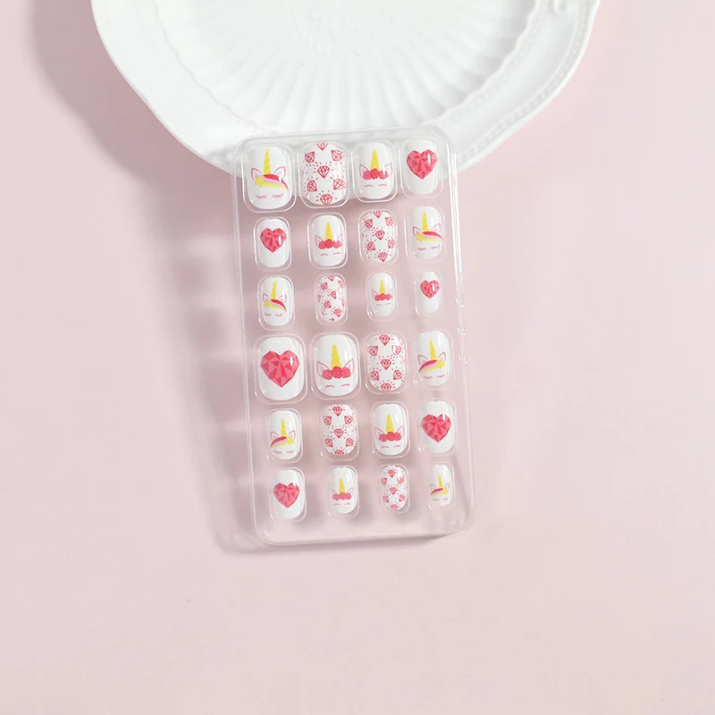 Decorative Press-On Nail Set Stornfield