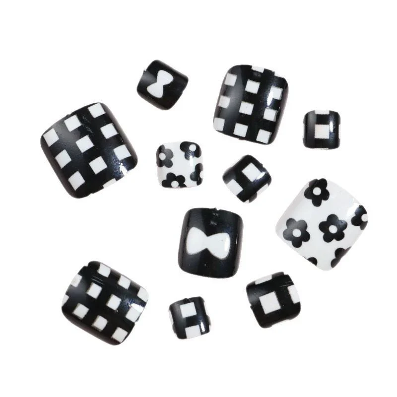 Creative Themed Press-On Nail Set Stornfield