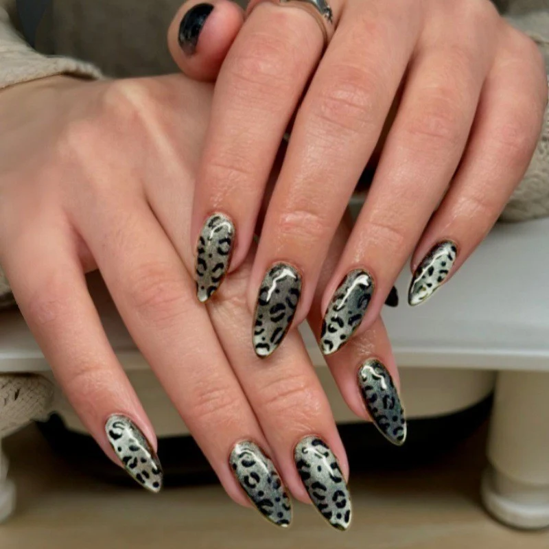 Artistic Leopard Nail Press-On Set Stornfield