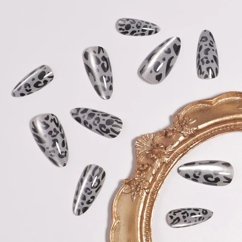 Artistic Leopard Nail Press-On Set Stornfield