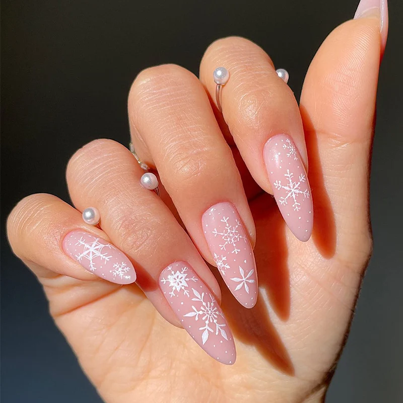 Artistic Holiday-Themed Press-On Nails Stornfield