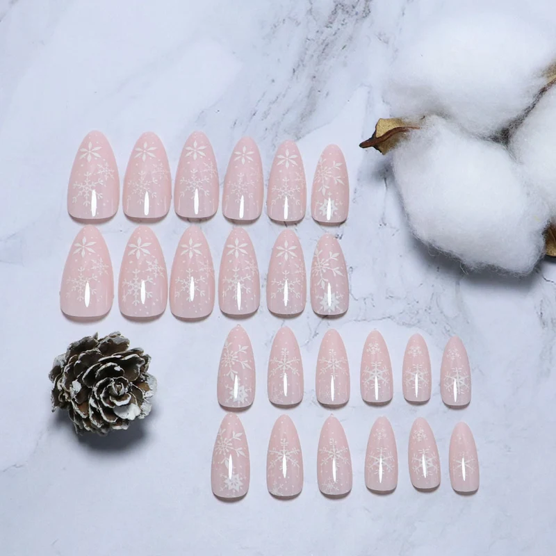 Artistic Holiday-Themed Press-On Nails Stornfield