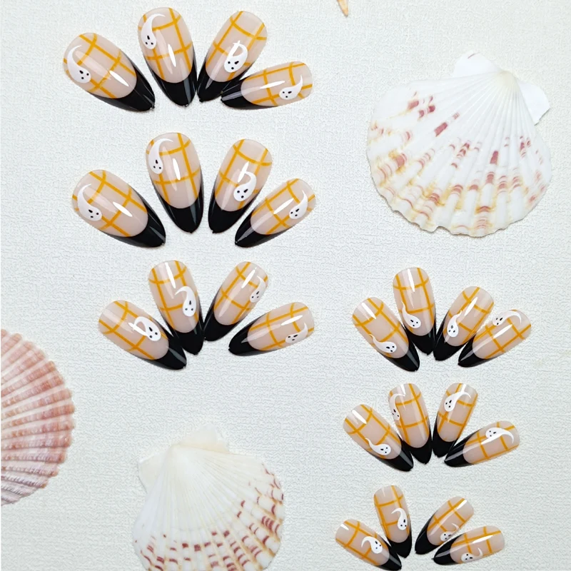 Artistic Halloween-Themed Press-On Nail Set Stornfield