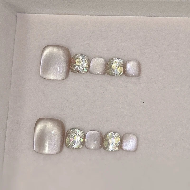 Decorative Press-On Toe Nails Stornfield