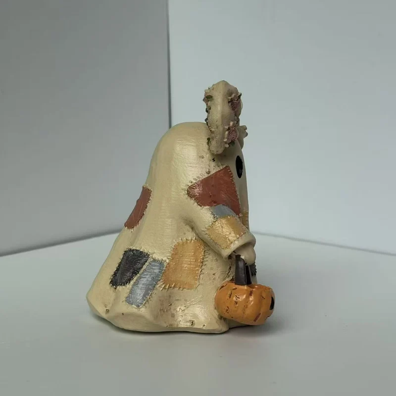 Playful Halloween decoration figure Stornfield