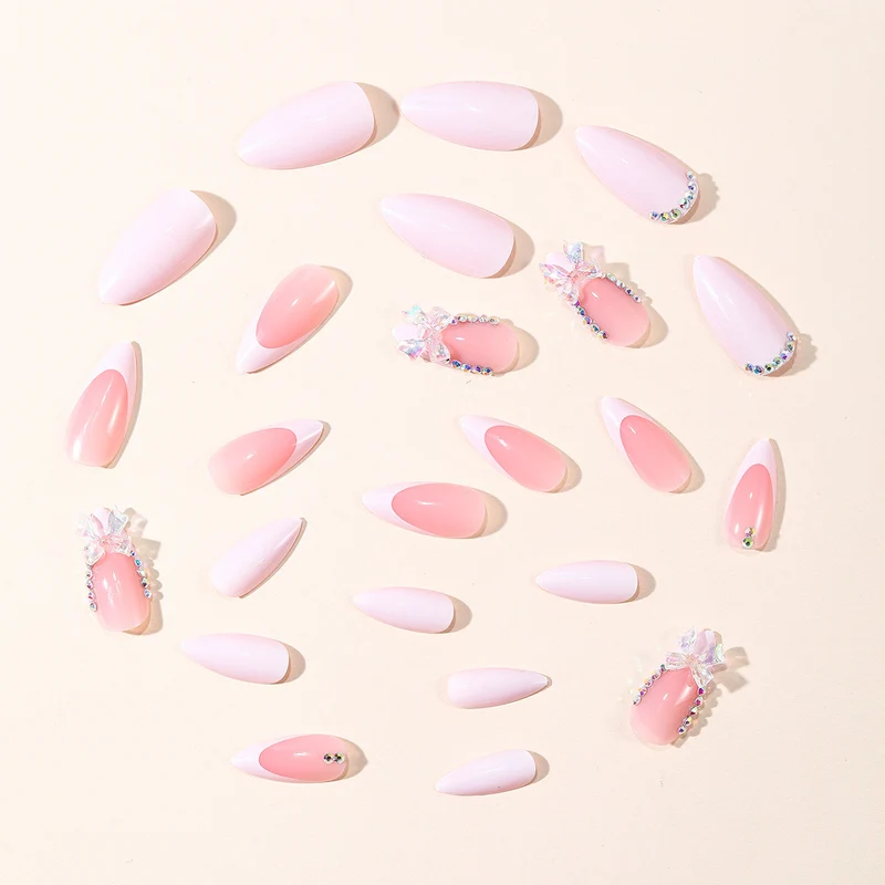 Elegantes Stiletto-Nagelkunst-Set mit Edelsteinakzenten Karnz