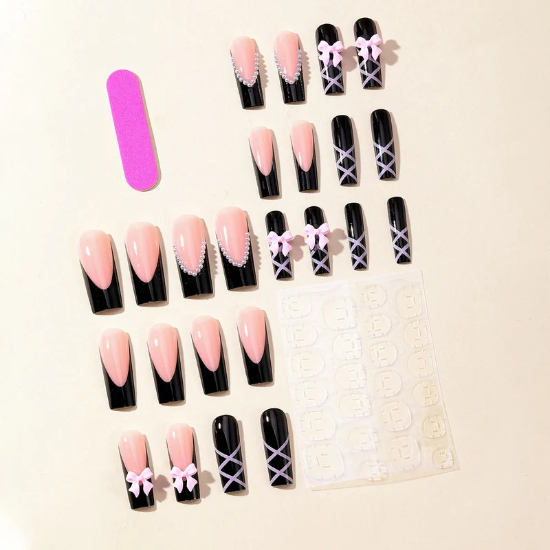 Elegantes Nagelkunstdesign Karnz