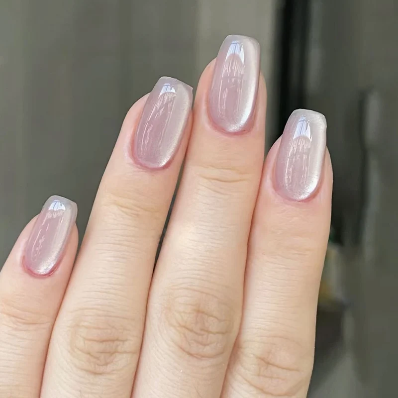 Elegante Glänzende Nagelverlängerungen Karnz