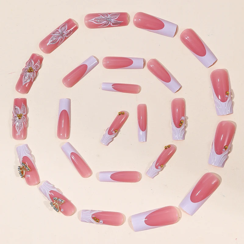 Elegante Blumen Nagelkunst Verlängerungen Karnz