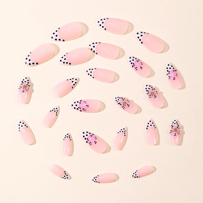 Elegante Blumendesign Stiletto Nagelkunstverlängerungen Karnz