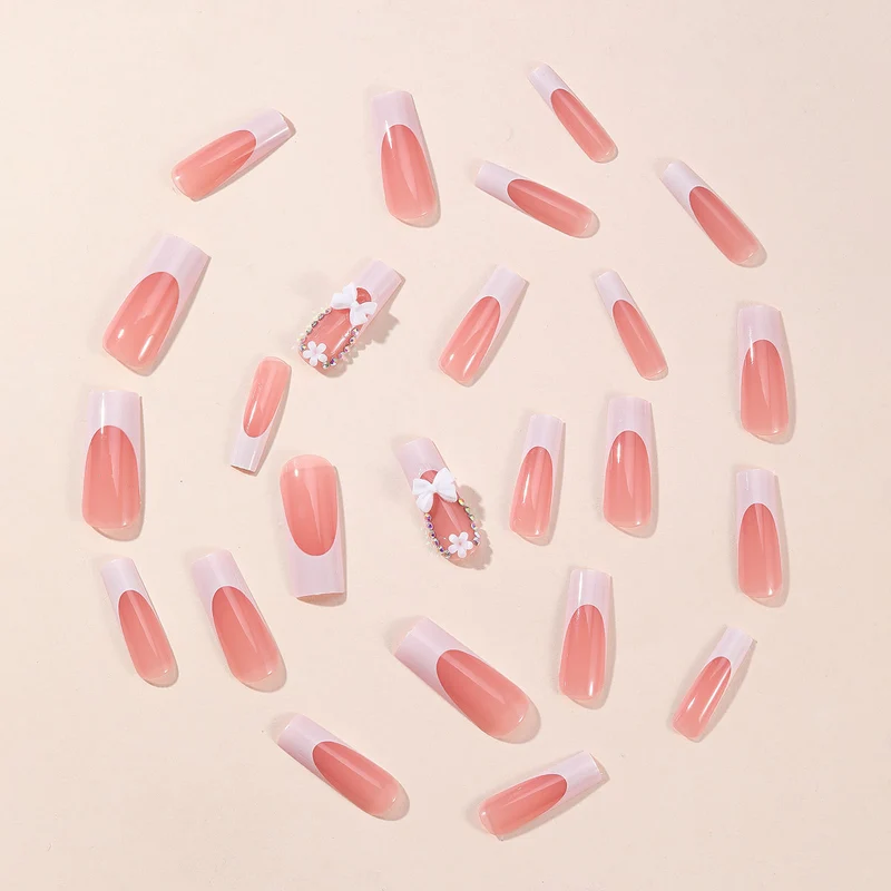 Elegante 3D-Blumenakzent-Nagelkunstverlängerungen Karnz