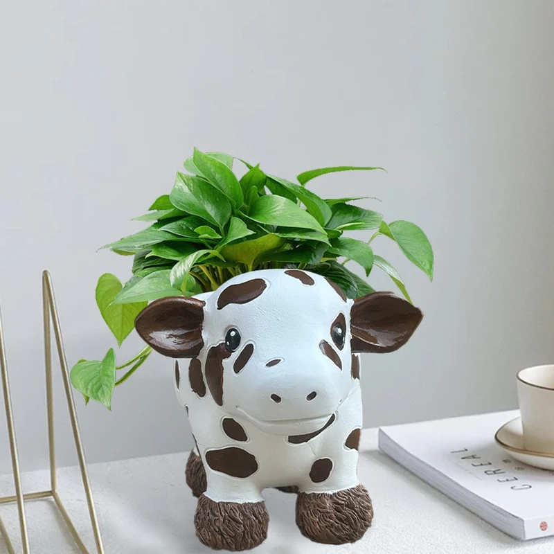 Flower pot in the shape of a cow Stornfield