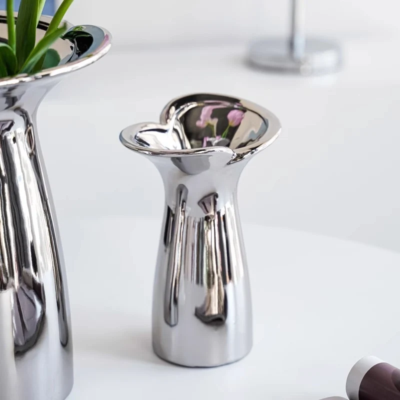 Elegant and modern ceramic vase Stornfield