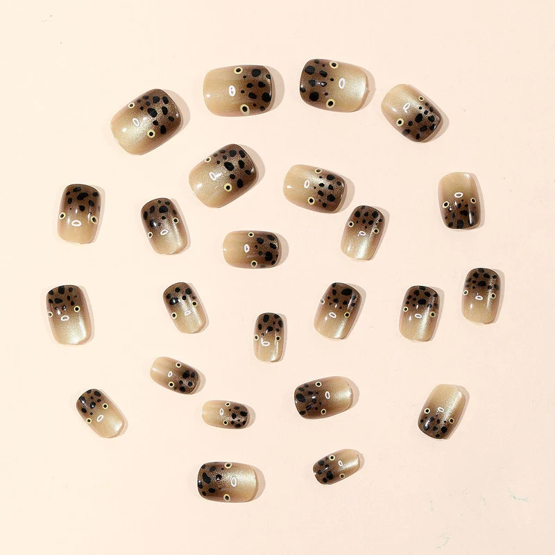 Kreatives 3D Tierdruck Nageldesign Karnz