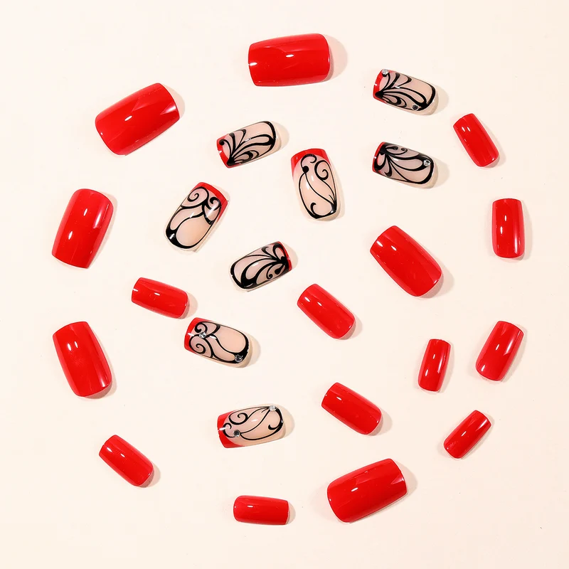 Künstlerische elegante Nagelkunstverlängerungen Karnz