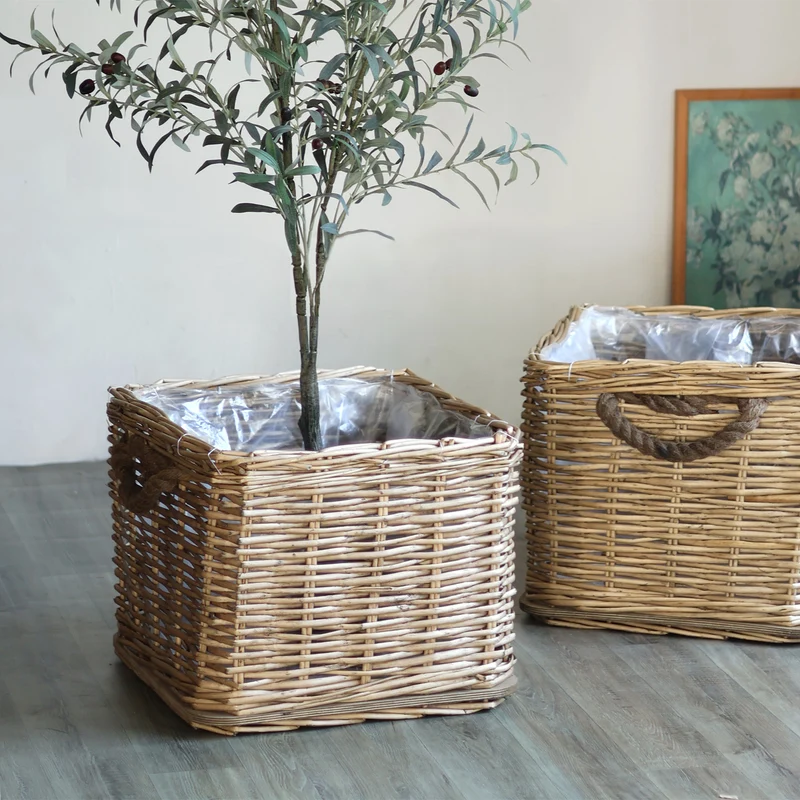 Storage basket with handcrafted details Stornfield