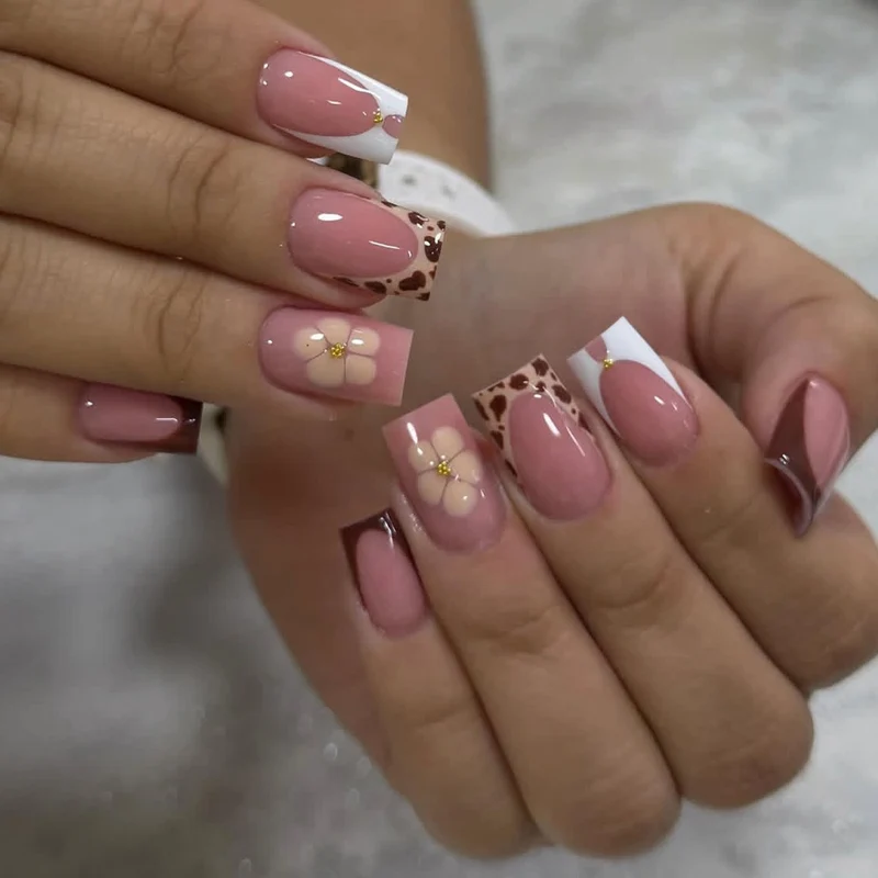 Künstlerisches Acryl Nageldesign Karnz