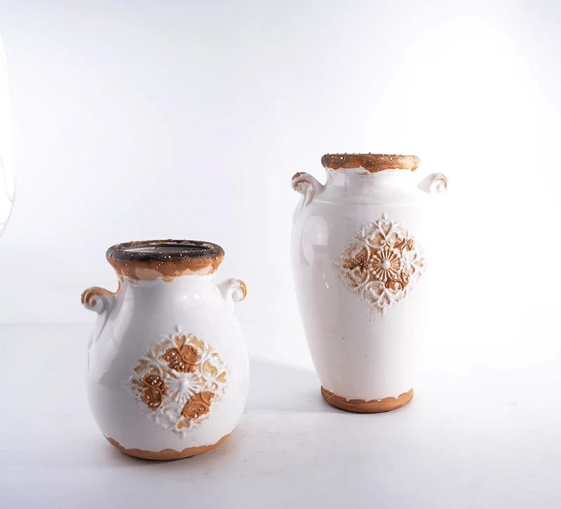 Elegant ceramic vase with decorative pattern Stornfield