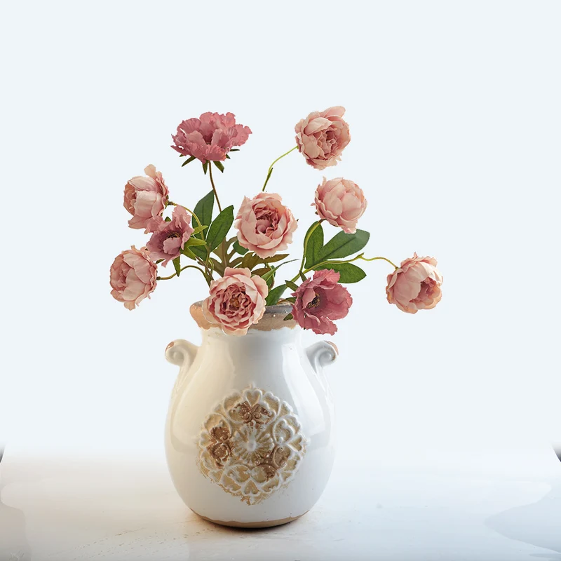 Elegant ceramic vase with decorative pattern Stornfield