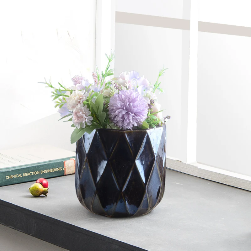 Elegant geometric plant bowl Stornfield