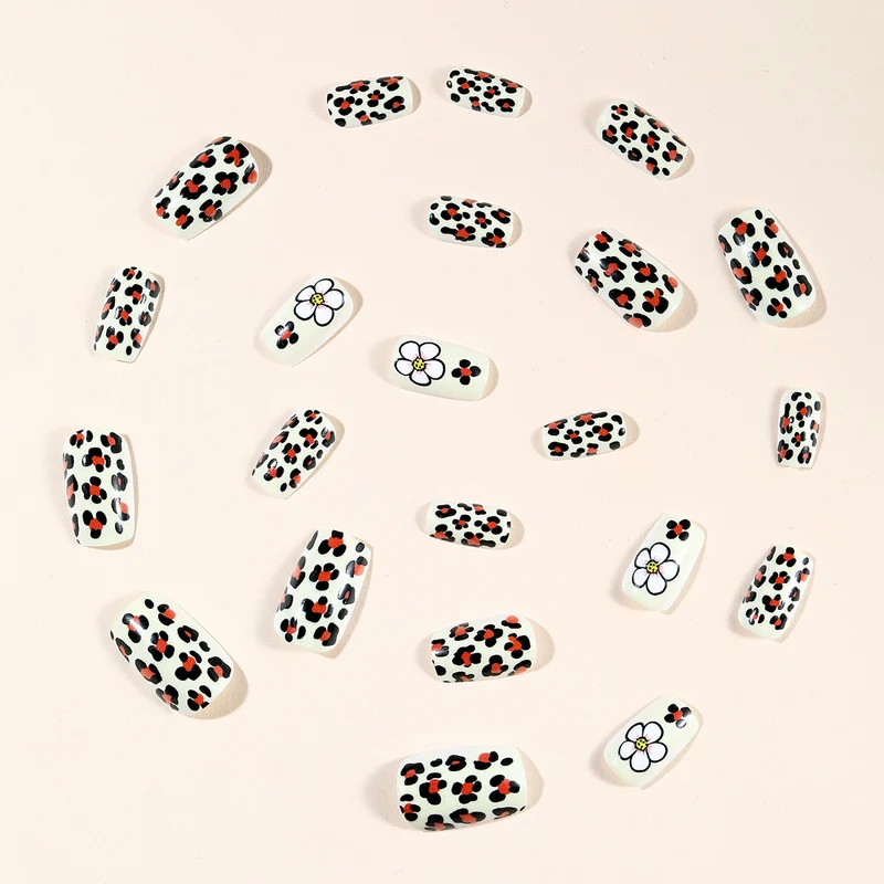 Stylish Leopard Print Acrylic Nail Art Extensions Stornfield