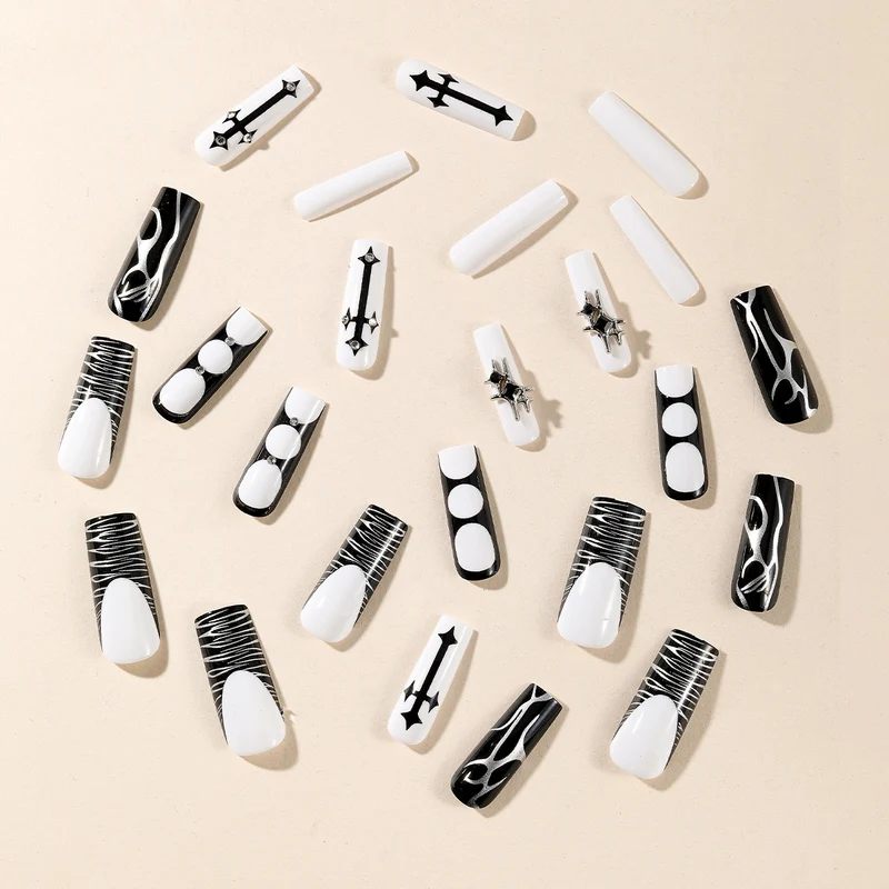 Gothic Chic Nail Art Set Stornfield