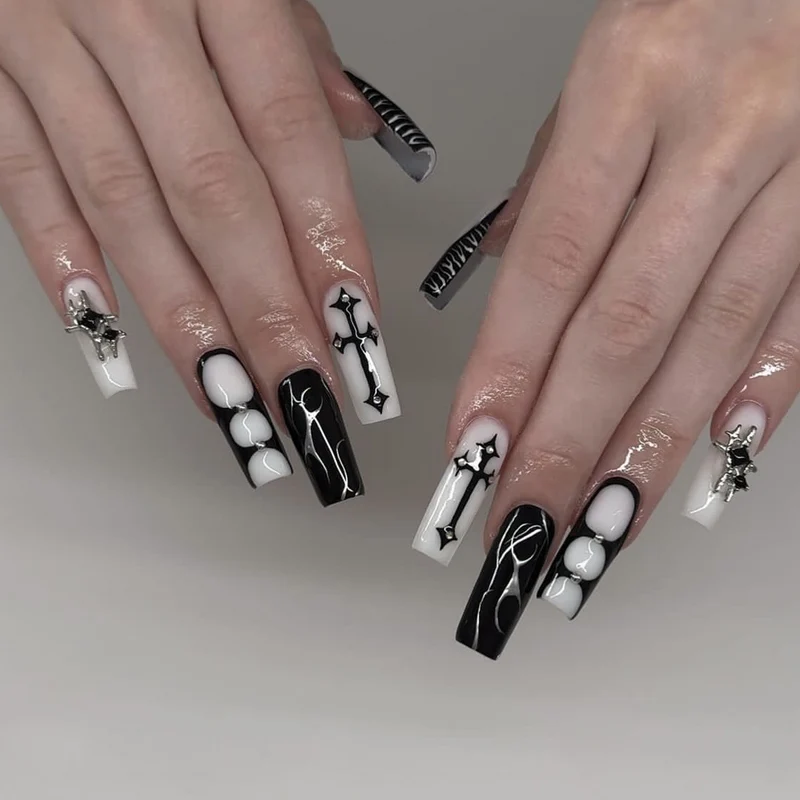 Gothic Chic Nail Art Set Stornfield