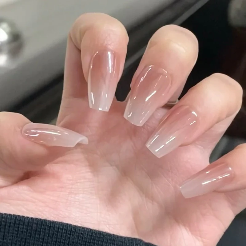 Elegantes Press-On-Nagelset mit natürlichem Finish Karnz