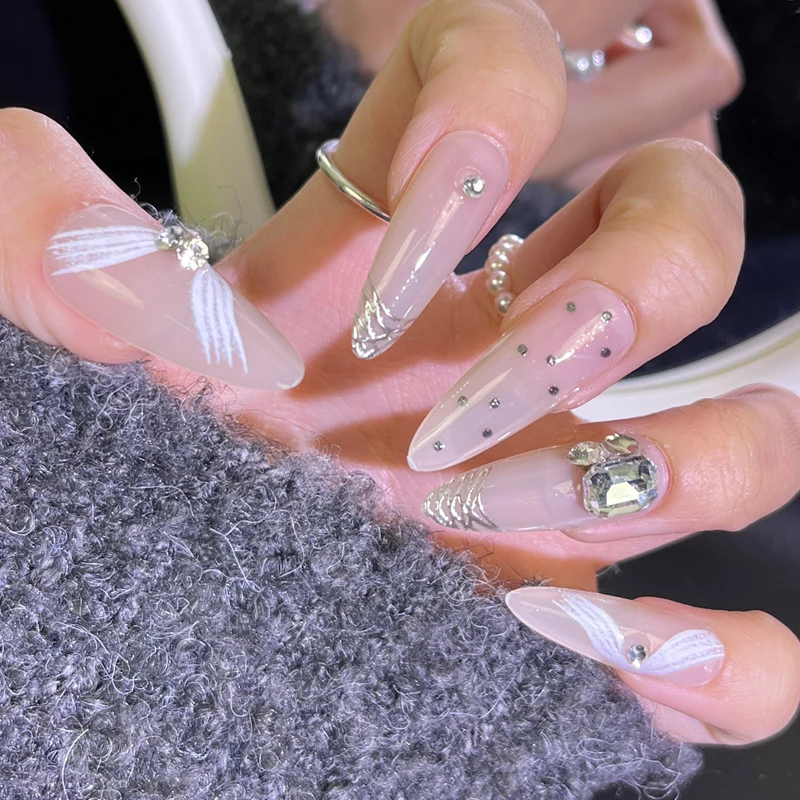 Elegantes Press-On-Nagelset mit Glitter- und Glanzfinish Karnz