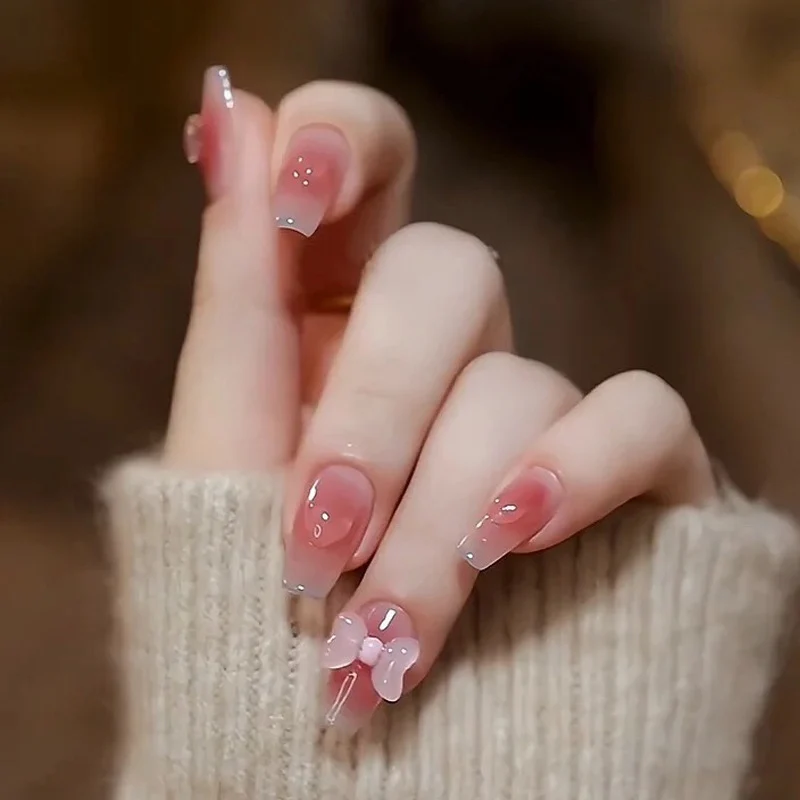 Thematische Nagelkunst Press-On Nägel mit süßen Charakter- und Schleifendesigns Karnz