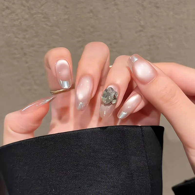 Thematische Nagelkunst Press-On Nägel mit süßen Charakter- und Schleifendesigns Karnz