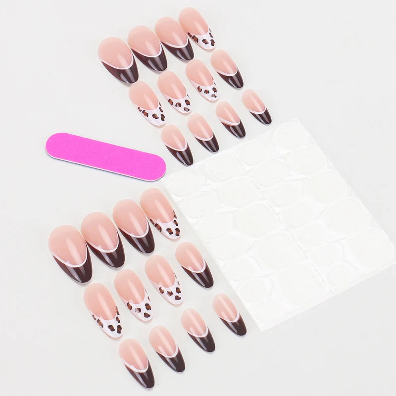 Stylisches Stiletto Press-On Nagelkunstset Karnz