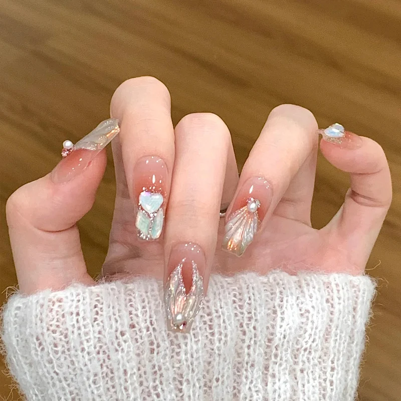 Stylisches Press-On Nagel-Set mit eleganten Glitzerakzenten Karnz