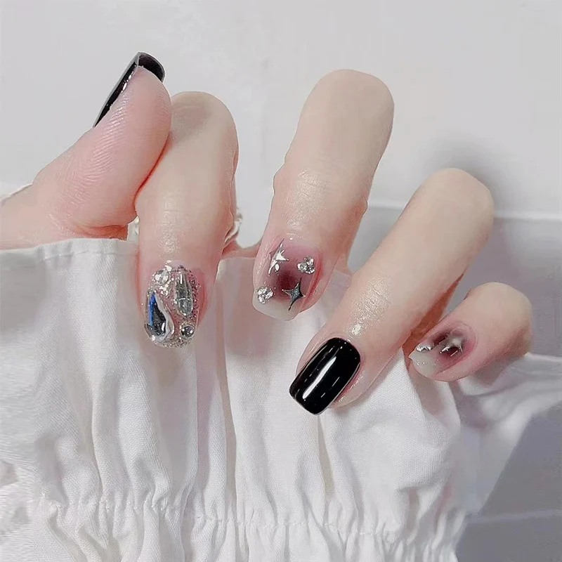 Glänzendes Schmetterlings-Nagelkunst-Set Karnz