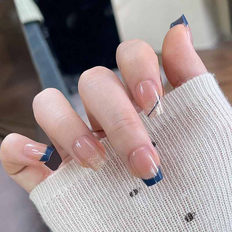 Premium Press-On Nail Set mit elegantem Glitzer und französischen Spitzen Karnz