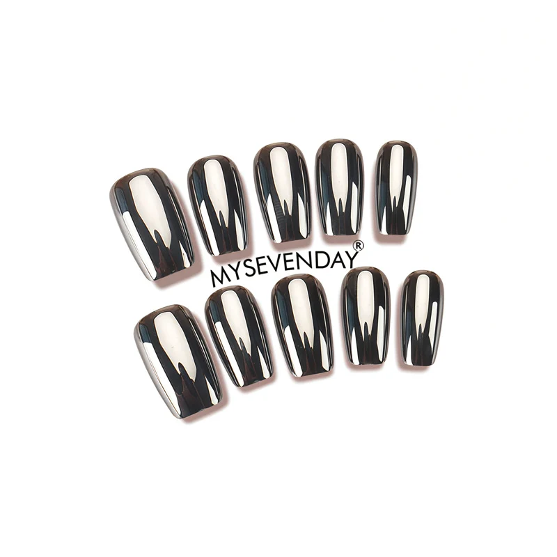 Metallic Nagel Kunst Extensions Karnz